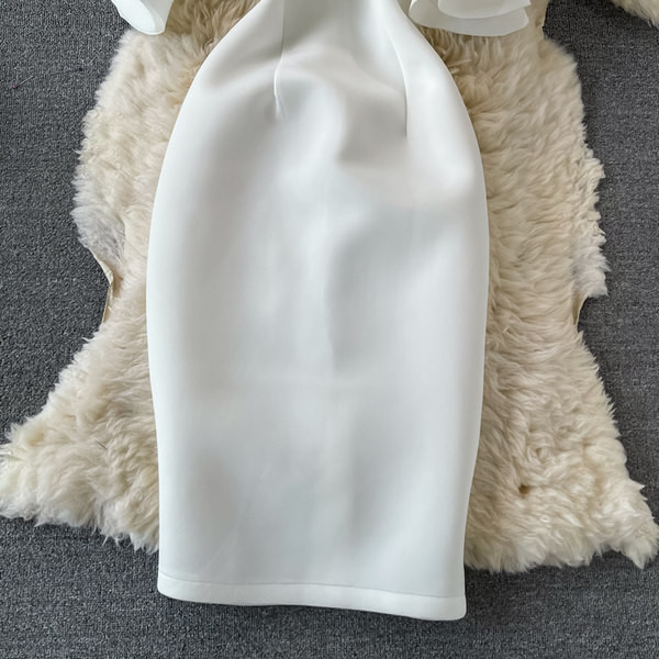 Naiste kleidi uus mudel kahes värvitoonis