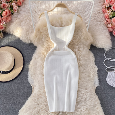 Kandilise dekoltee ja teksarihmadega naiste kleit