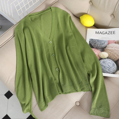 Naiste vest spits-kaelusega ja pikkade varrukatega - mitut värvi