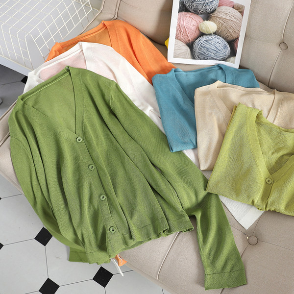 Naiste vest spits-kaelusega ja pikkade varrukatega - mitut värvi