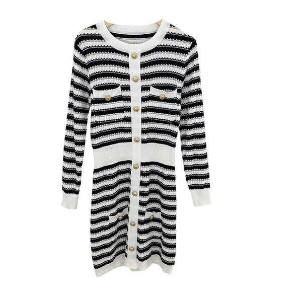 Naiste triibuline vest spitsikaelusega ja nööpidega