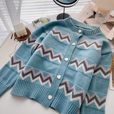 Naiste vabaaja vest-retro stiilis