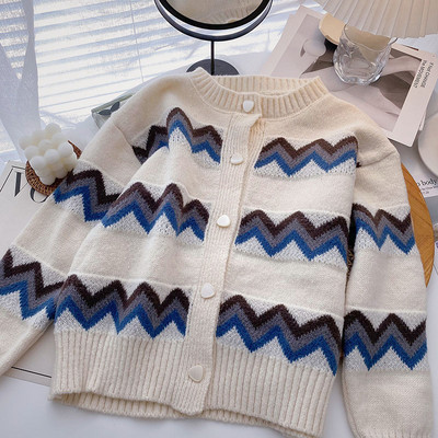 Naiste vabaaja vest-retro stiilis