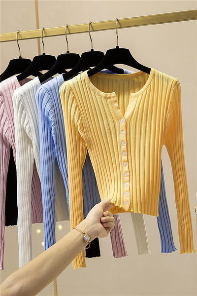 Naiste vabaaja nööpide ja pikkade varrukatega kardigan