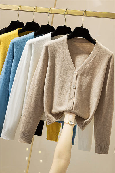 Uue mudeli pikkade varrukate ja nööpidega vest naistele