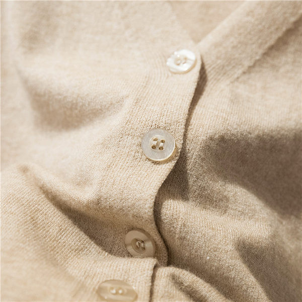 Uue mudeli pikkade varrukate ja nööpidega vest naistele