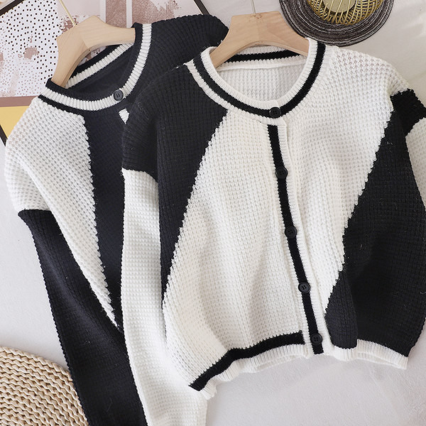 Naiste nööpide ja ovaalse kaelusega kardigan, valge ja must