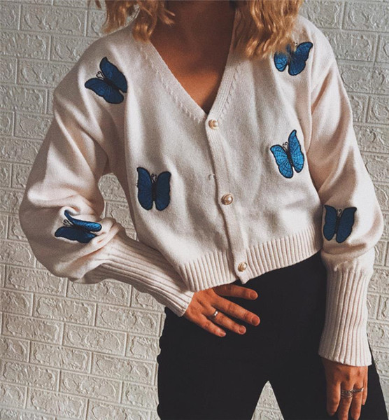 Къса дамска жилетка с бродирани цветя