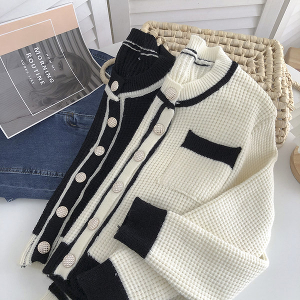 Γυναικεία πλεκτή ζακέτα με τσέπες