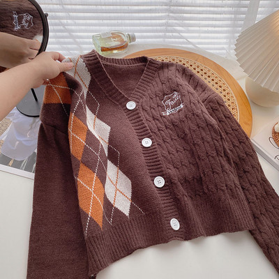 Lai naiste kampsun nööpide ja spitsikaelusega