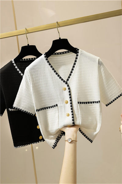 Női kardigán rövid ujjal és gombokkal, mindennapi használatra