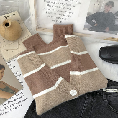 Γυναικεία ριγέ ζακέτα με V-λαιμόκοψη