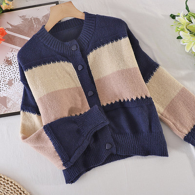 Naiste nööpidega kootud vest - kolme värvi