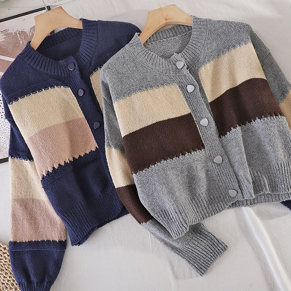 Naiste nööpidega kootud vest - kolme värvi