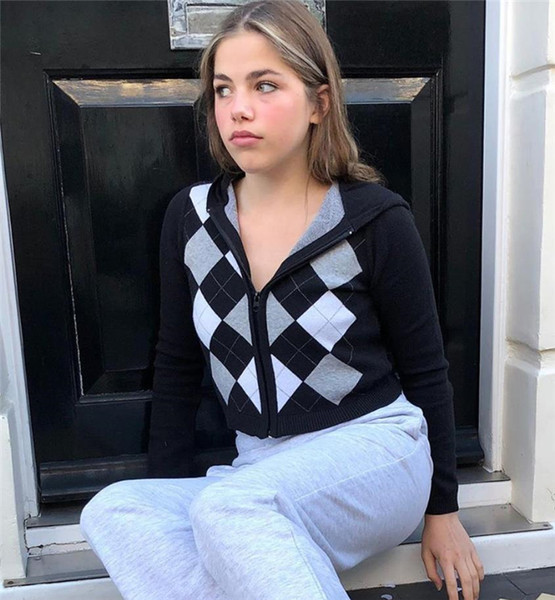 Rövid kockás mellény cipzárral és kapucnival