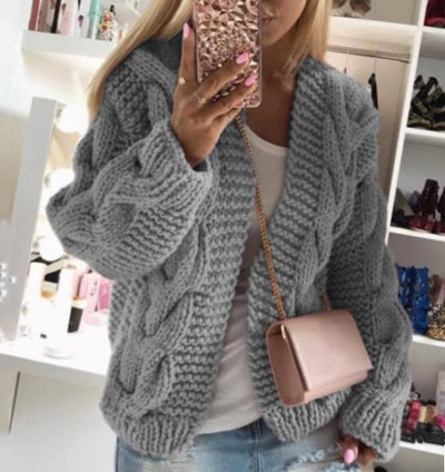 Χοντρή πλεκτή ζακέτα χωρίς στερέωση