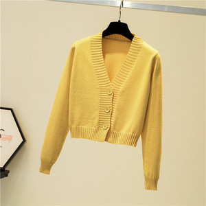 Naiste kardigan spits dekoltee ja nööpidega