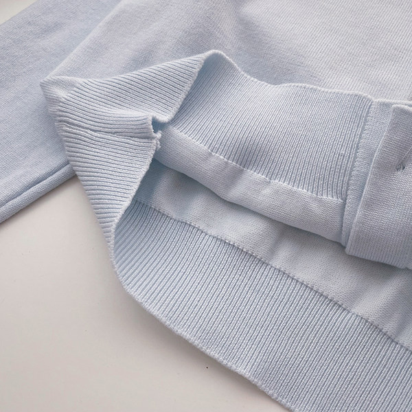 Ежедневна жилетка с копчета и обло деколте