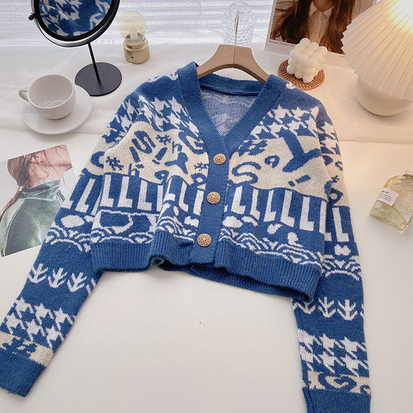 Nööpide ja spitsikaelusega talvevest