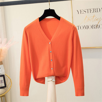 Γυναικεία ζακέτα από λεπτό πλέξιμο με λαιμόκοψη V