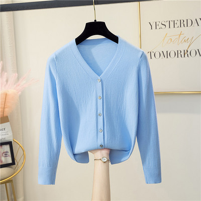 Γυναικεία ζακέτα από λεπτό πλέξιμο με λαιμόκοψη V