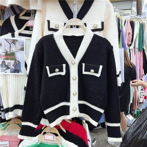 Uue mudeli naiste vest - pikkade varrukatega ja spits kaelusega