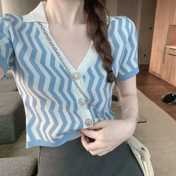 Naiste lühikeste varrukate ja metallnööpidega kardigan