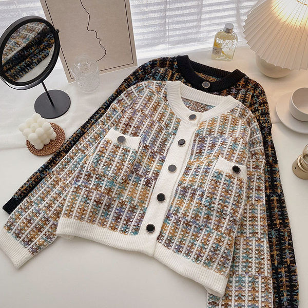 Πολύχρωμη γυναικεία ζακέτα με λαιμόκοψη και κουμπιά