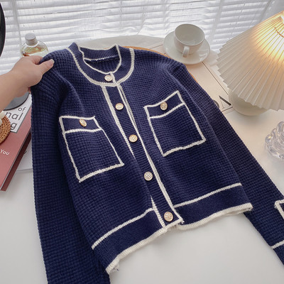 Uut mudelit ümara kaelusega ja taskutega naiste kardigan