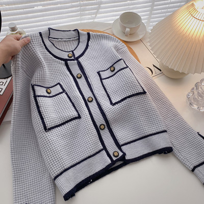 Uut mudelit ümara kaelusega ja taskutega naiste kardigan