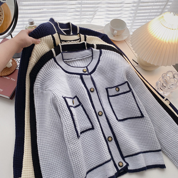 Uut mudelit ümara kaelusega ja taskutega naiste kardigan