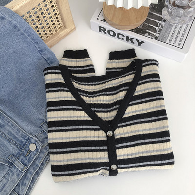 Triibuline naiste nööpidega kardigan