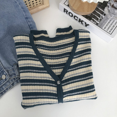 Triibuline naiste nööpidega kardigan