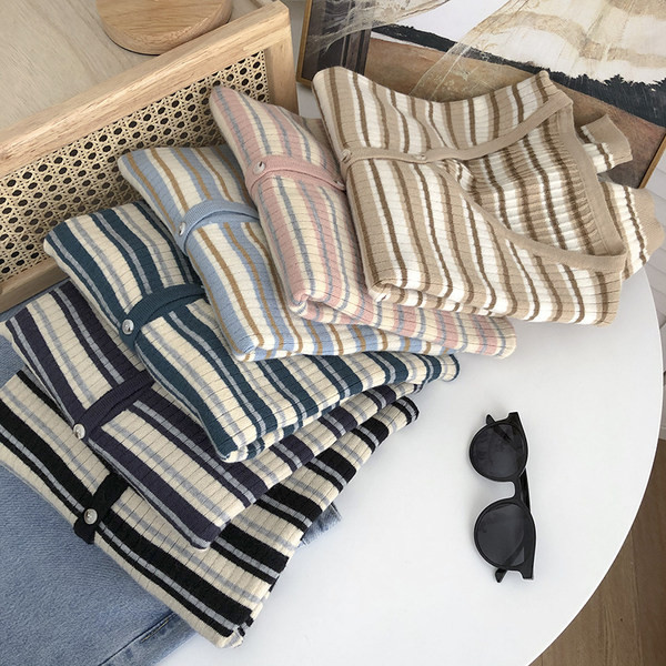 Triibuline naiste nööpidega kardigan