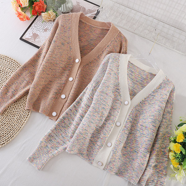 Vabaaja vest spitsikaela ja nööpidega