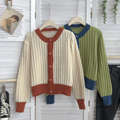 Vesta de iarna de dama tricotata cu nasturi