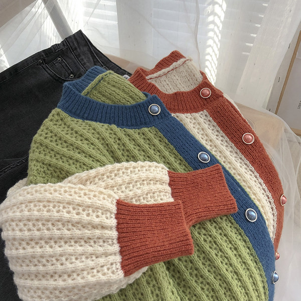 Vesta de iarna de dama tricotata cu nasturi