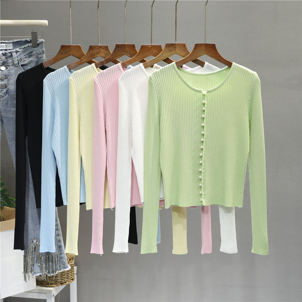 Női kardigán gyöngyház gombokkal és O-nyakkal