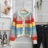 Värviline naiste kootud nööpidega vest