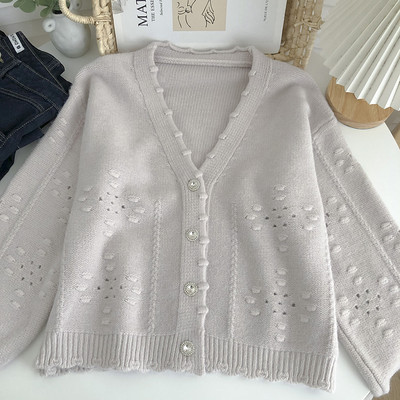 Naiste kividega kootud vest