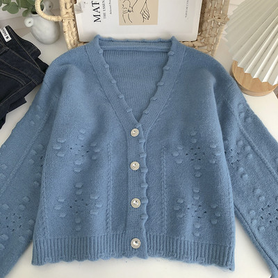 Naiste kividega kootud vest