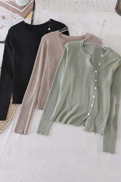 Vesta moderna de dama cu nasturi si maneci lungi