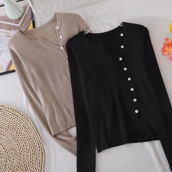 Vesta moderna de dama cu nasturi si maneci lungi