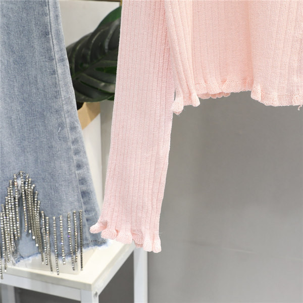 Peenikese kudumiga nööpidega lokkidega naiste kampsun