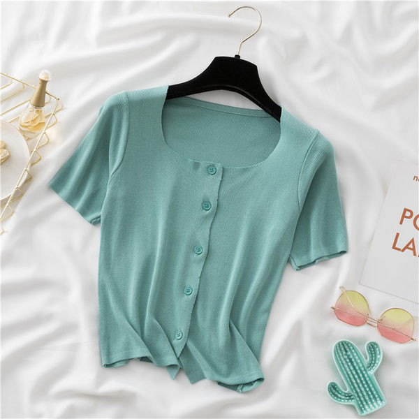 Kandilise kaelusega ja lühikeste varrukatega naiste kardigan