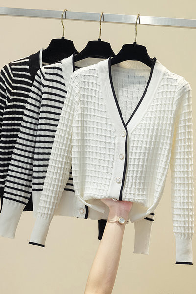 Uue mudeli V-kaelusega vest