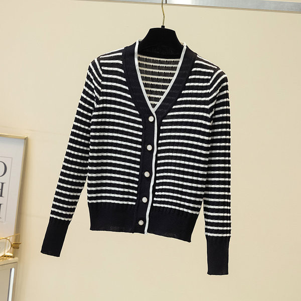 Uue mudeli V-kaelusega vest