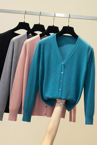 Naiste V-kaelusega kardigan tavaline mudel