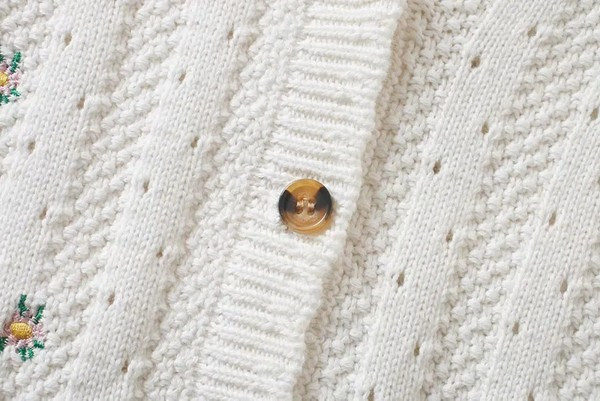 Casual ζακέτα  με spitz λαιμόκοψη και κέντημα