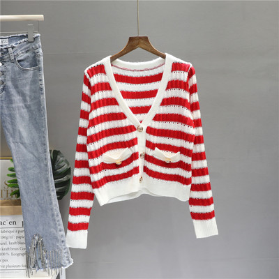 Ženski prugasti prsluk s metalnim gumbima i dugim rukavima